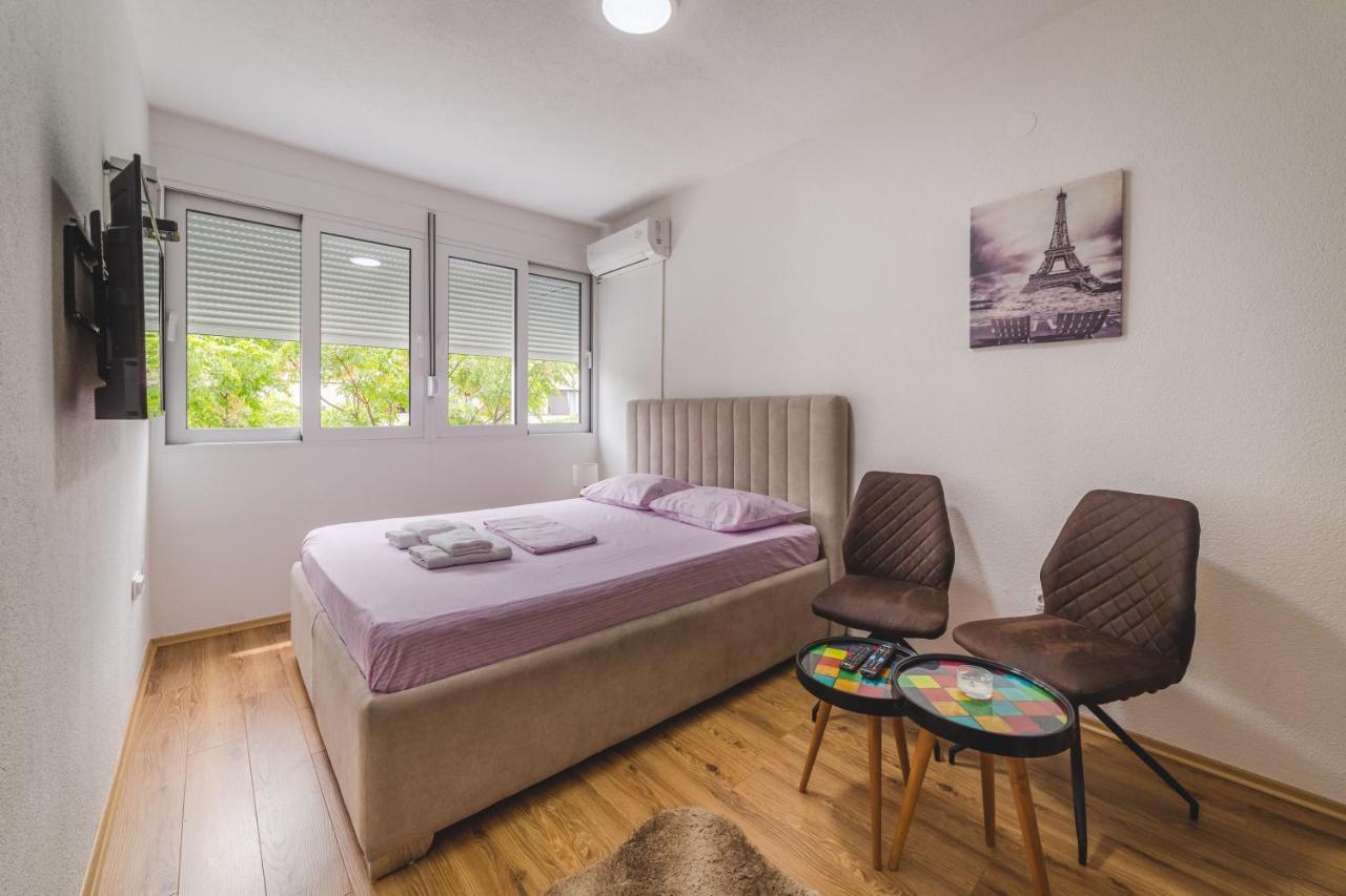 Top-Top Podgorica Luaran gambar